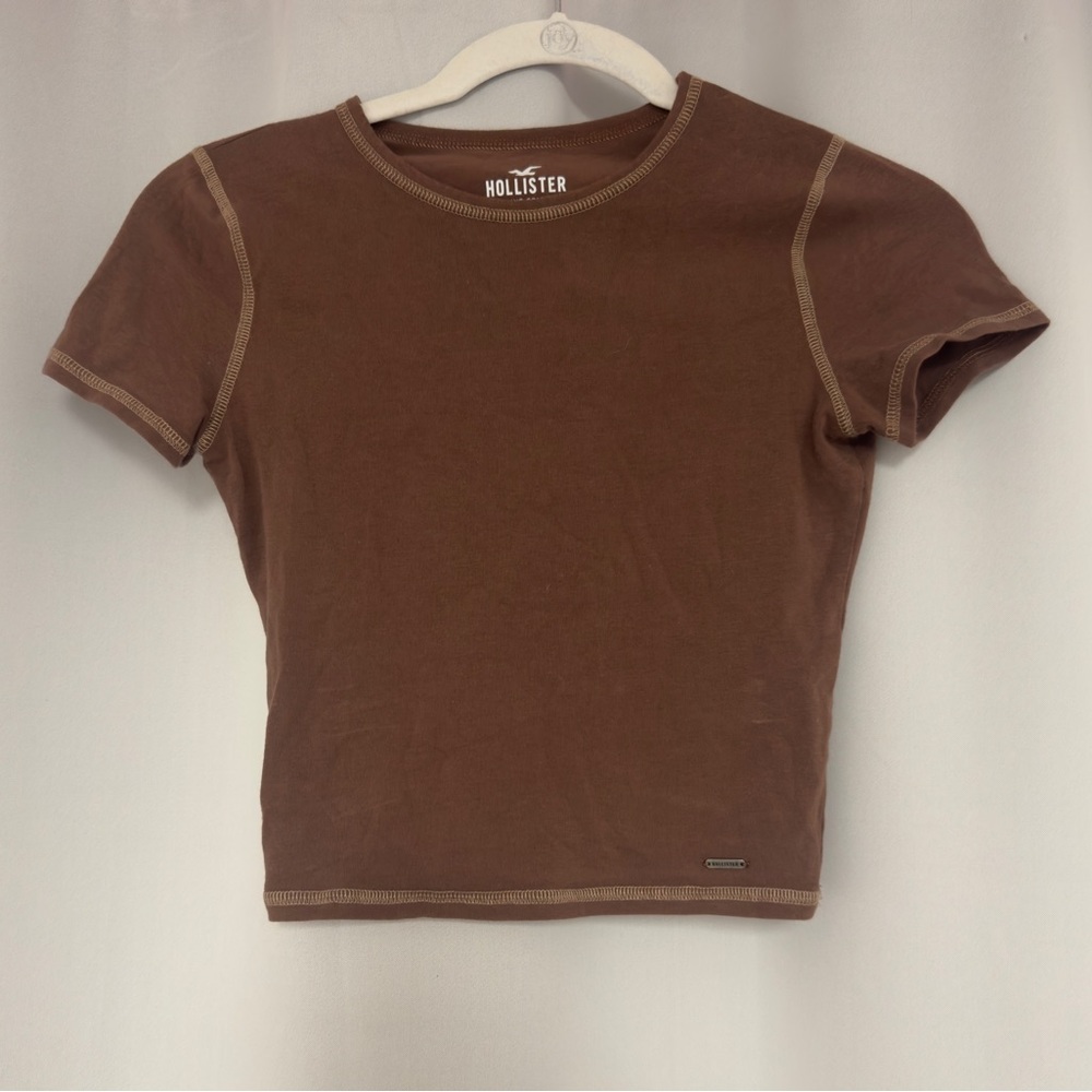 Hollister brown baby tee